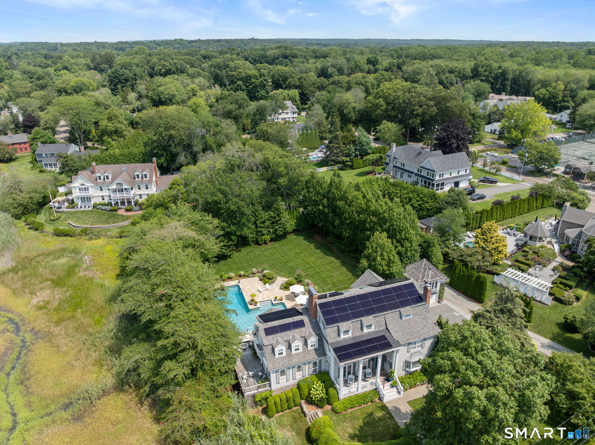 14 Middle Beach Road West
