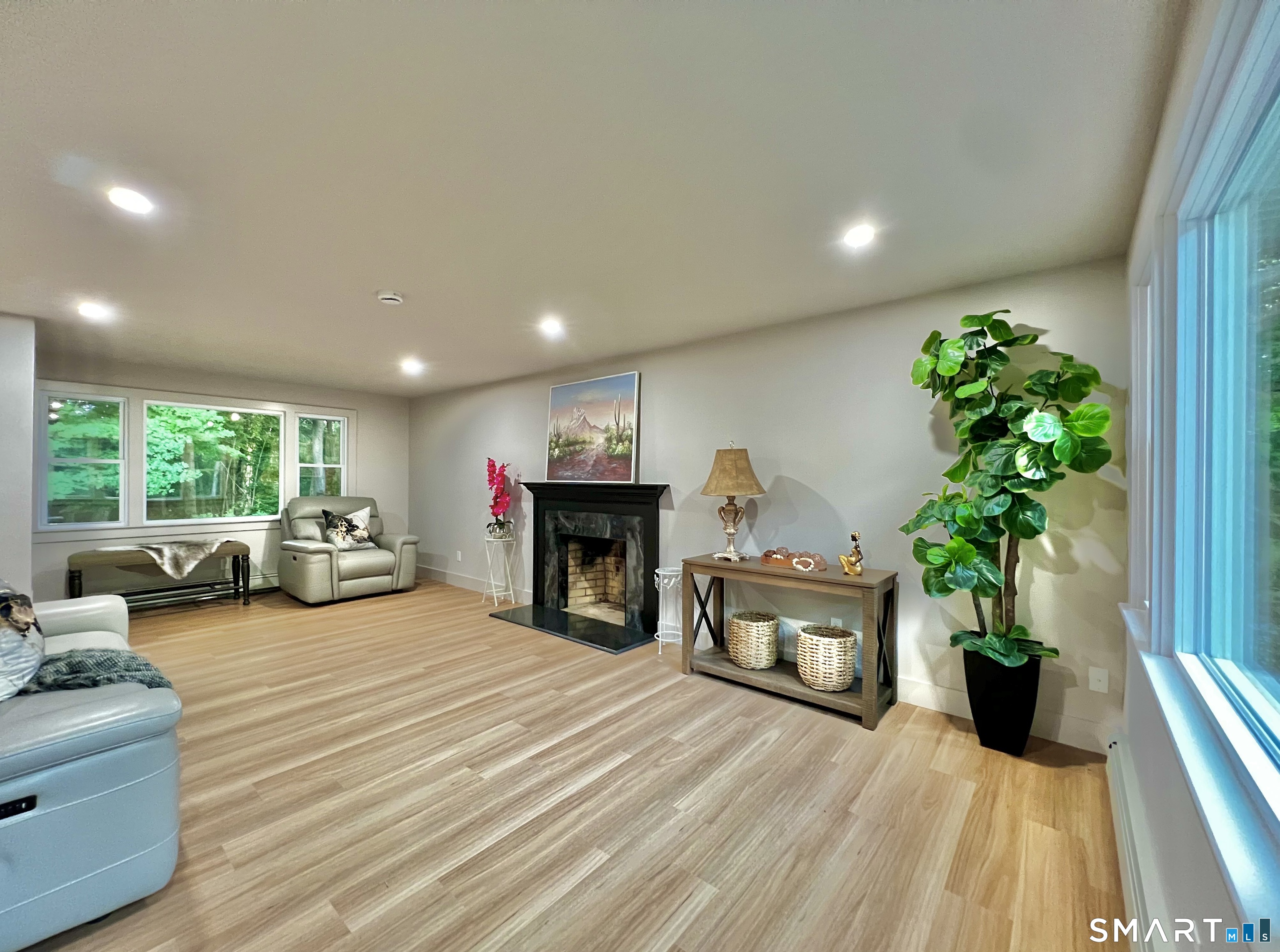32 Forest Court North