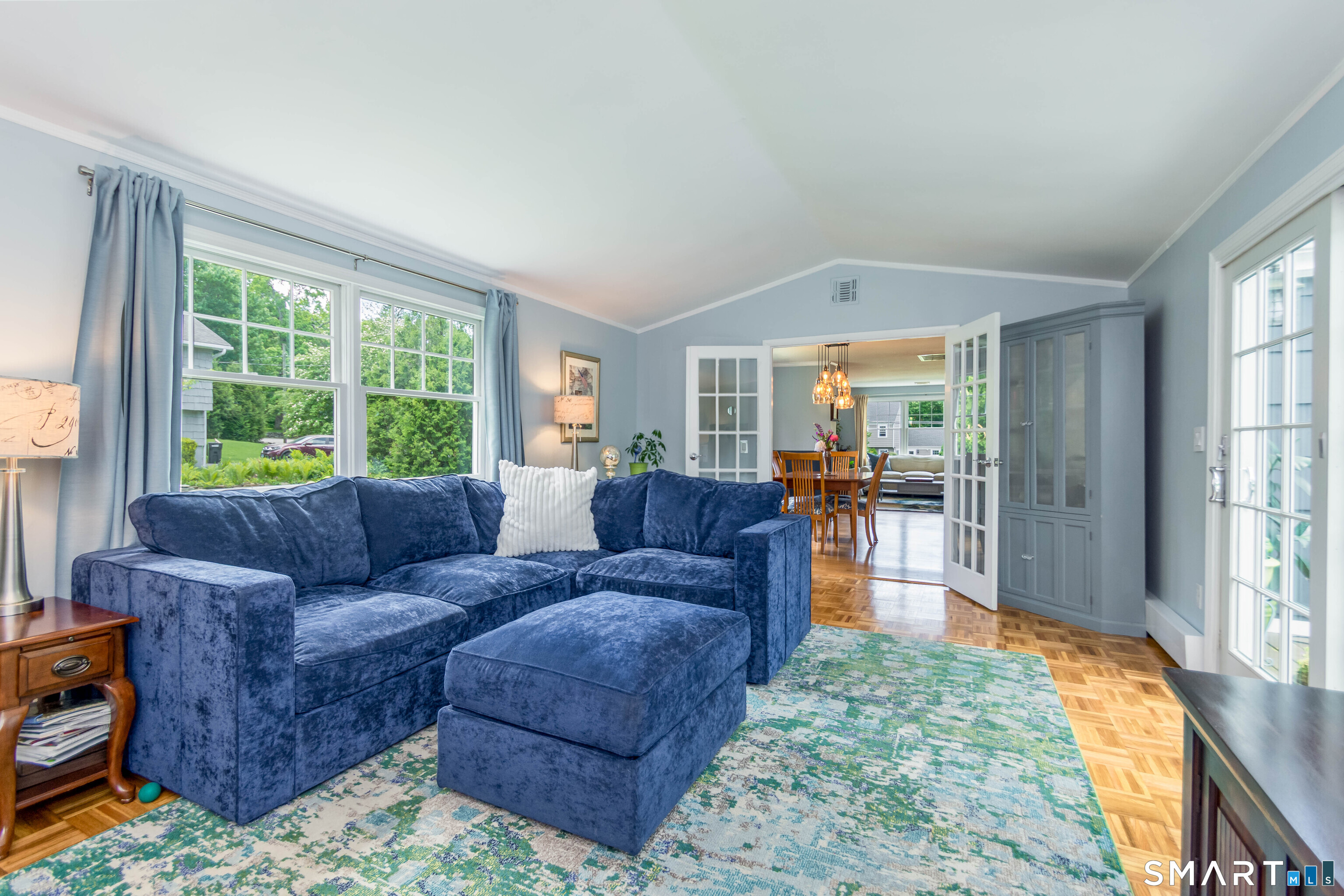 11 Crestwood Drive