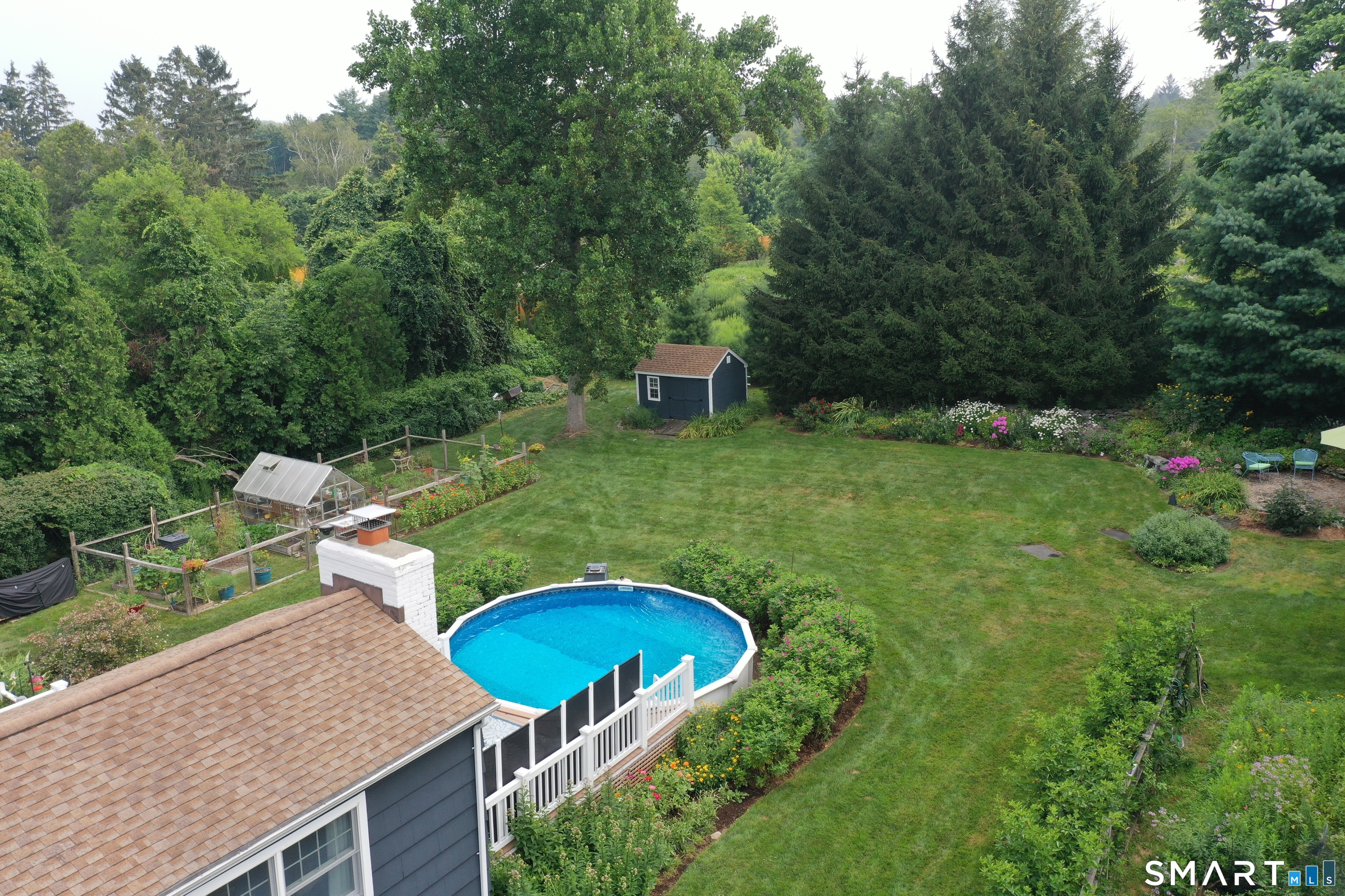 11 Crestwood Drive
