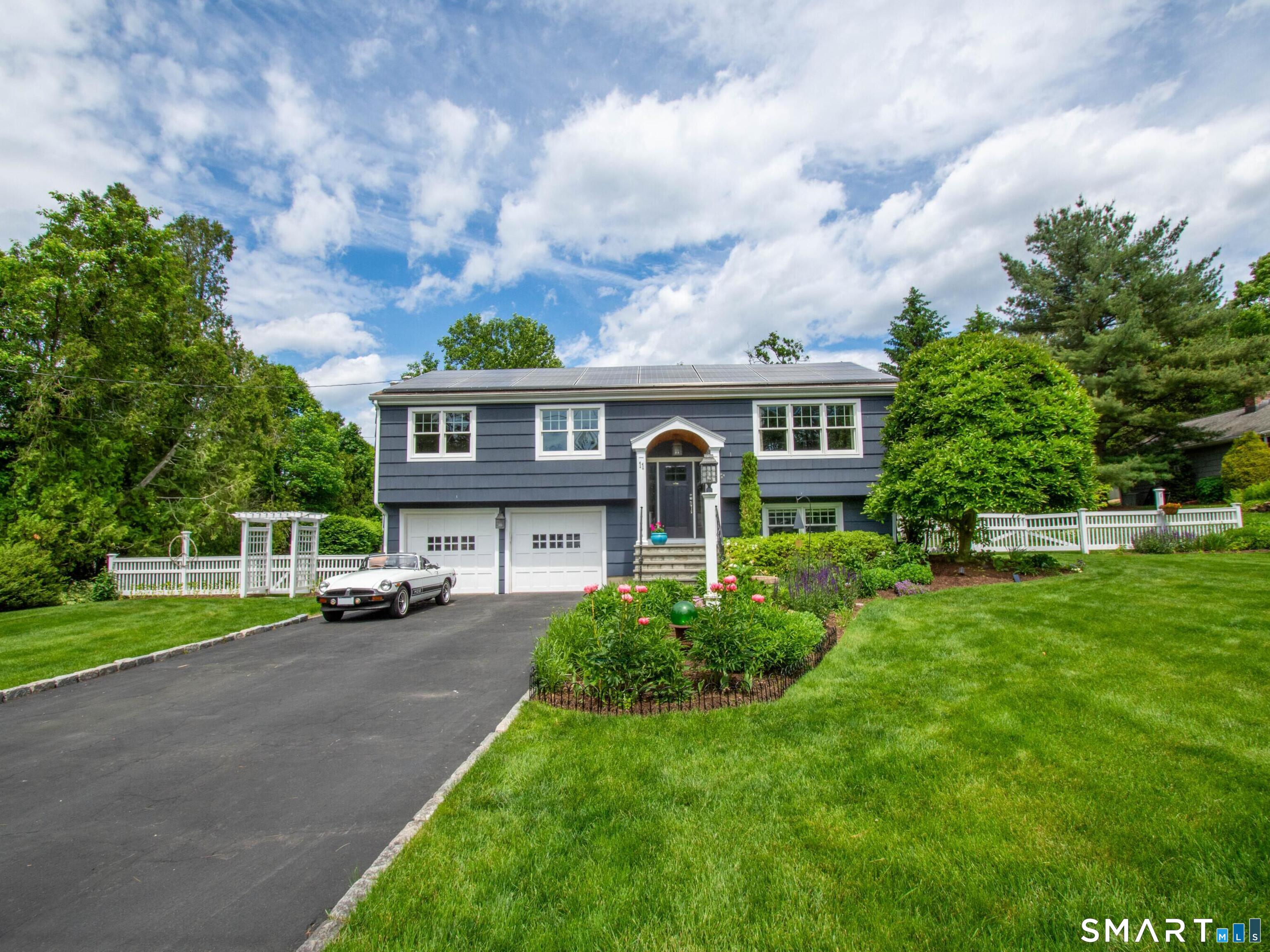 11 Crestwood Drive