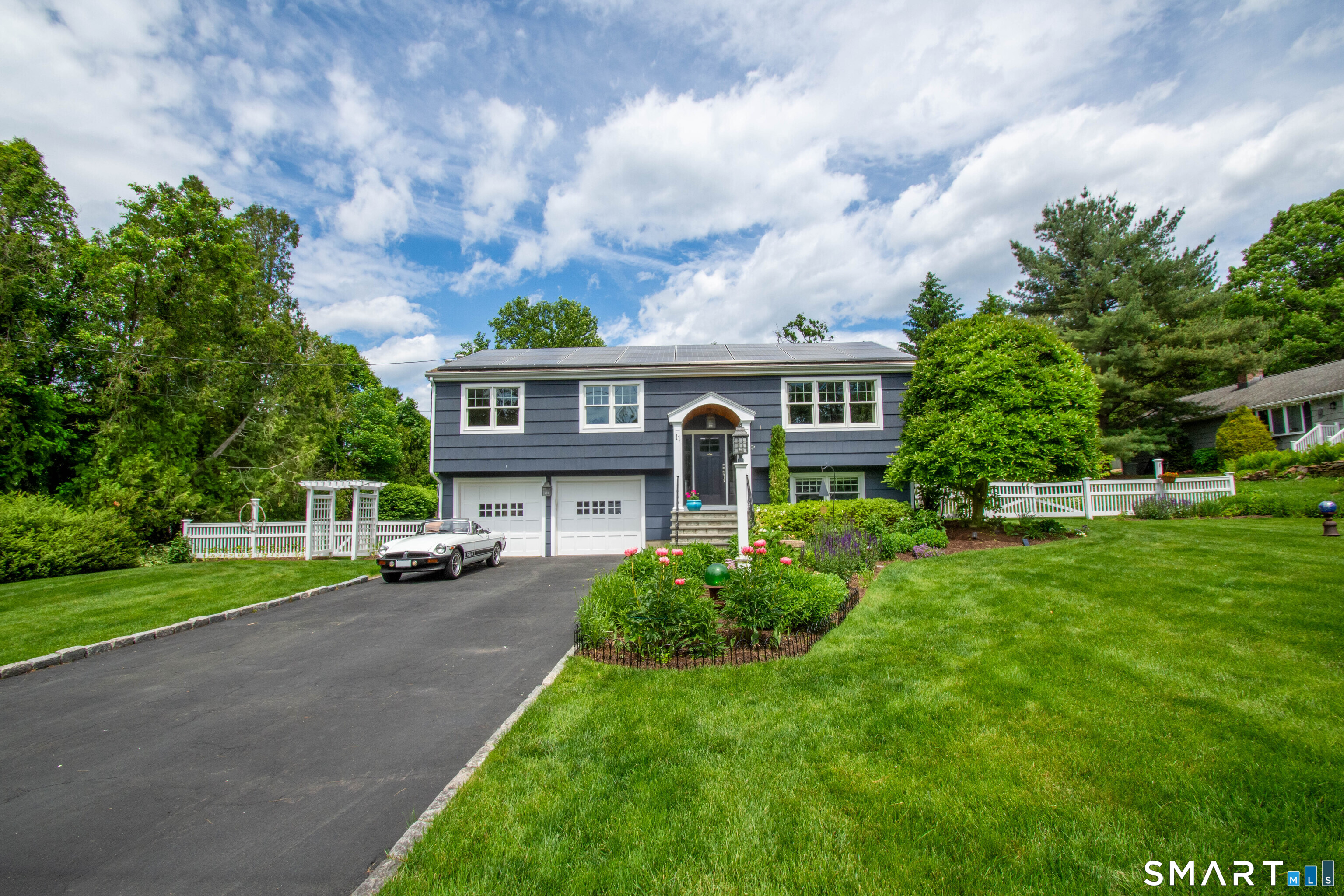 11 Crestwood Drive