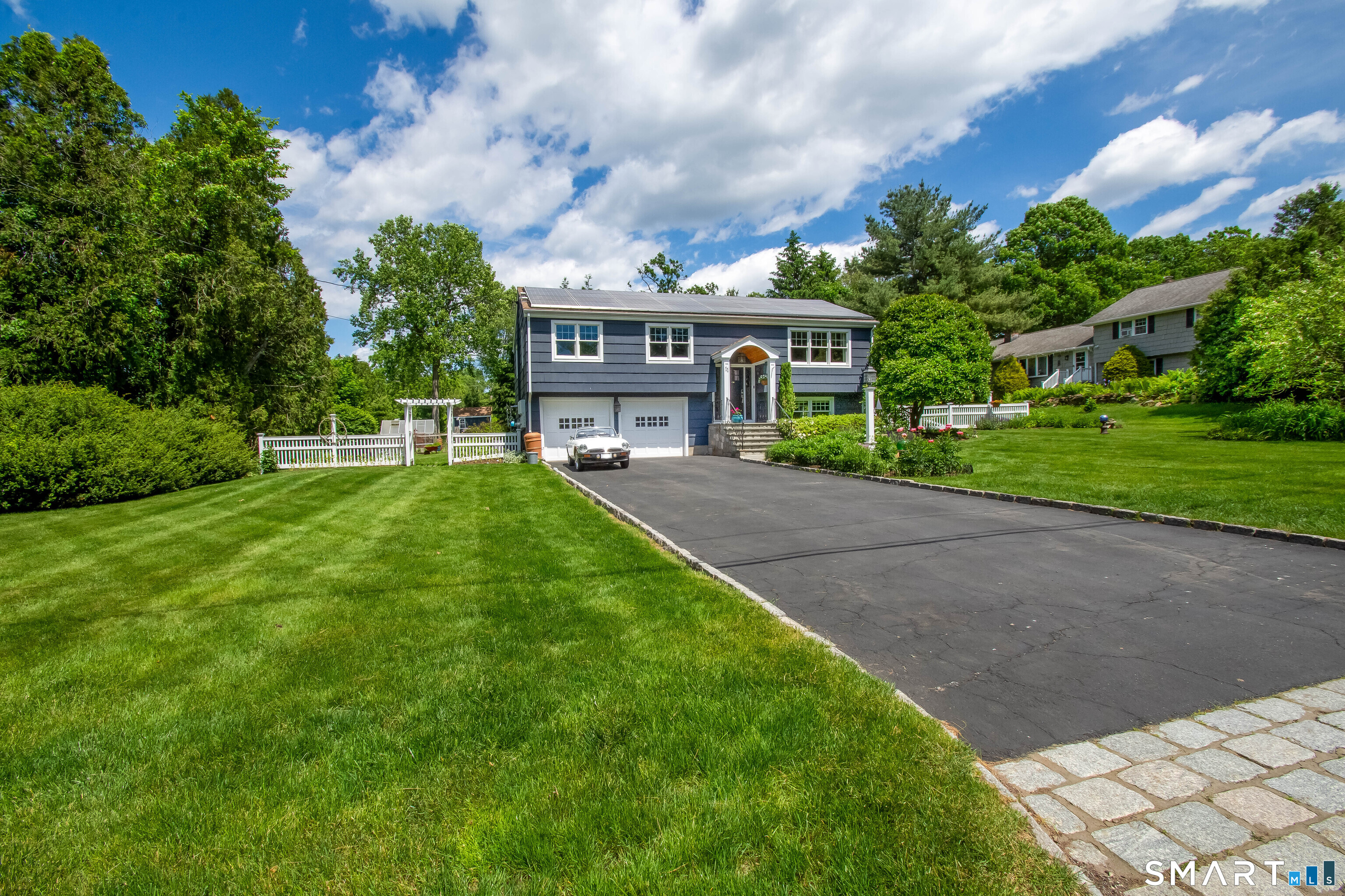 11 Crestwood Drive