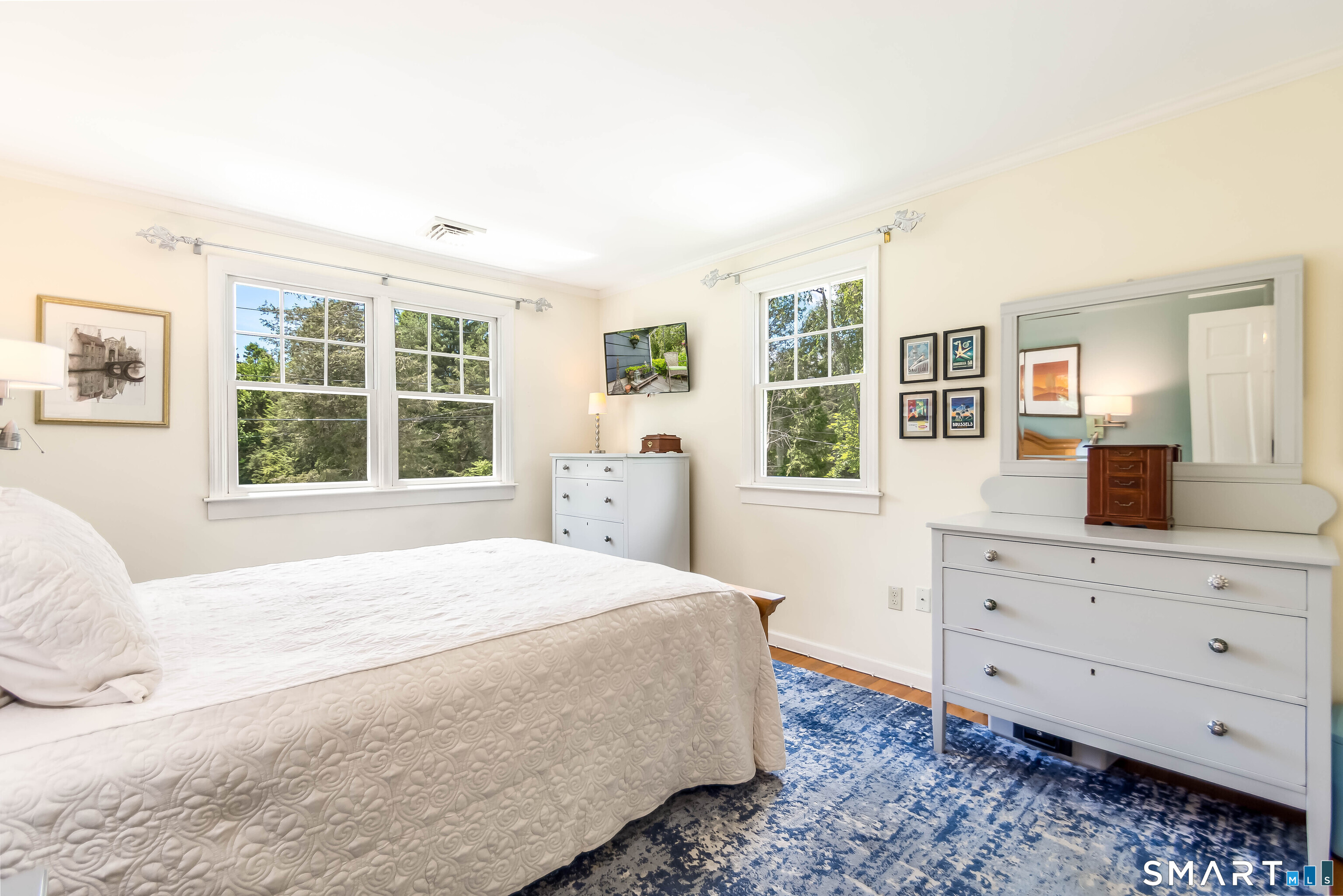 11 Crestwood Drive