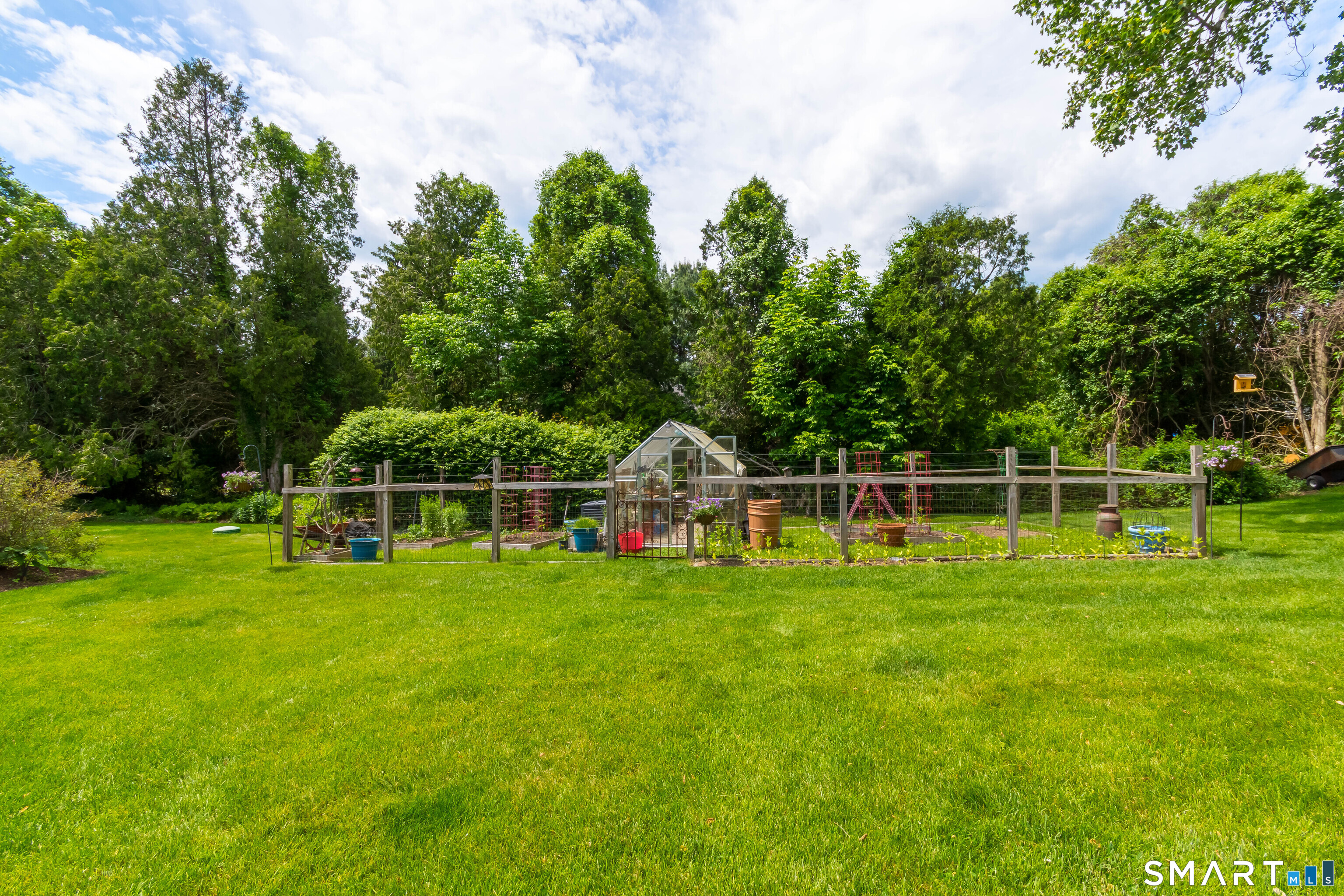 11 Crestwood Drive
