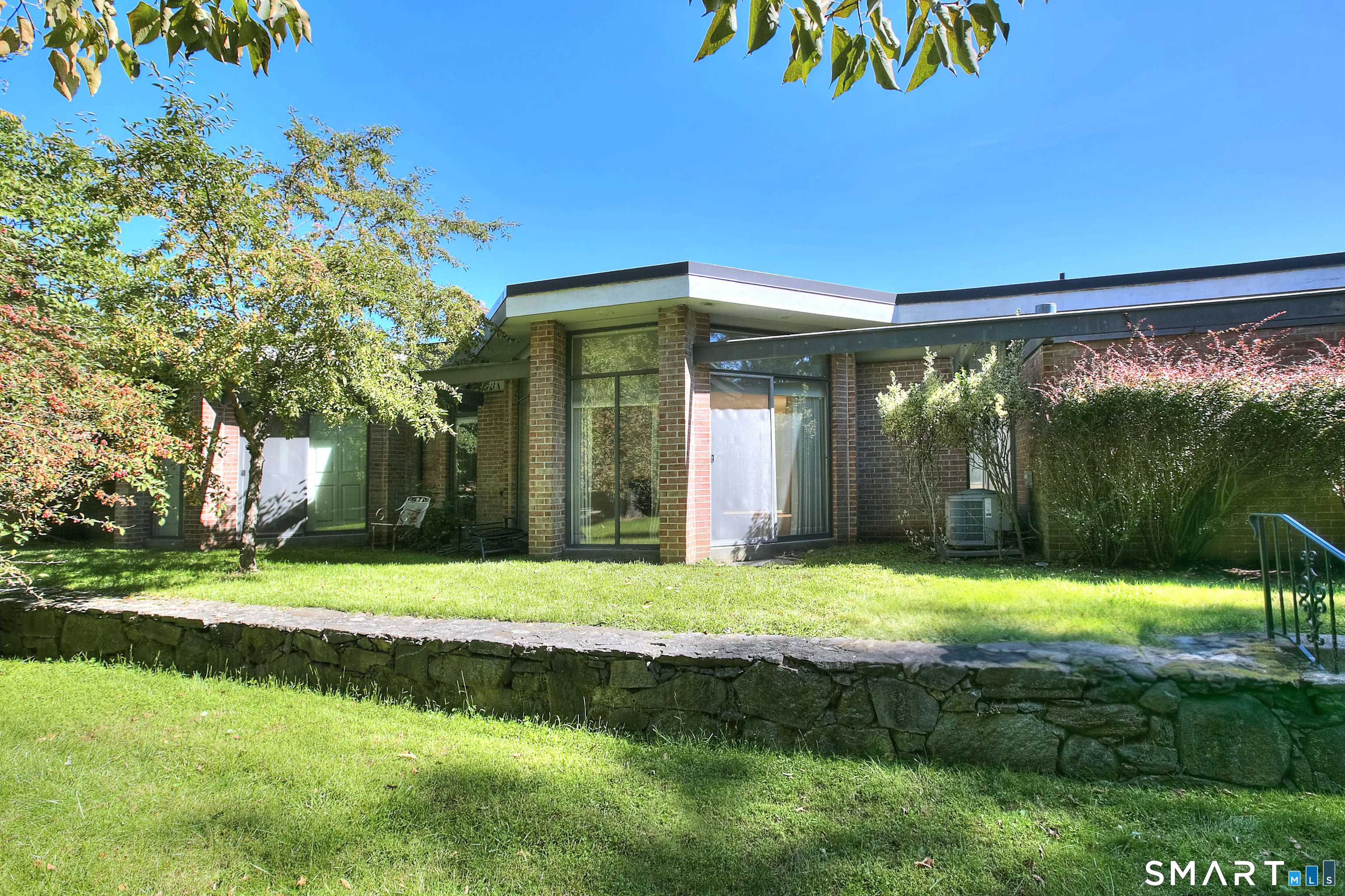 160 Fairfield Woods Road Unit: 25