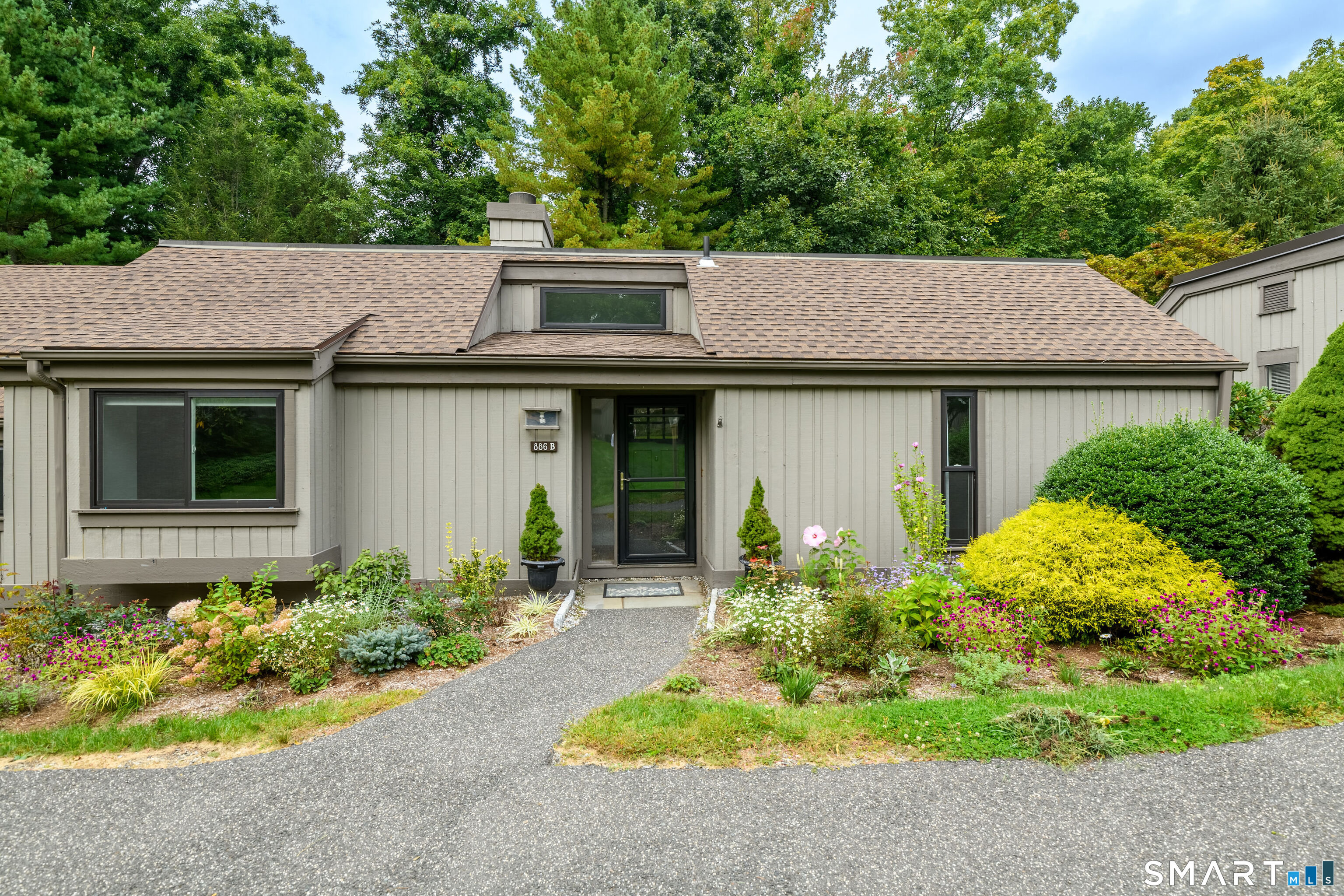 886 Heritage Village Unit: B