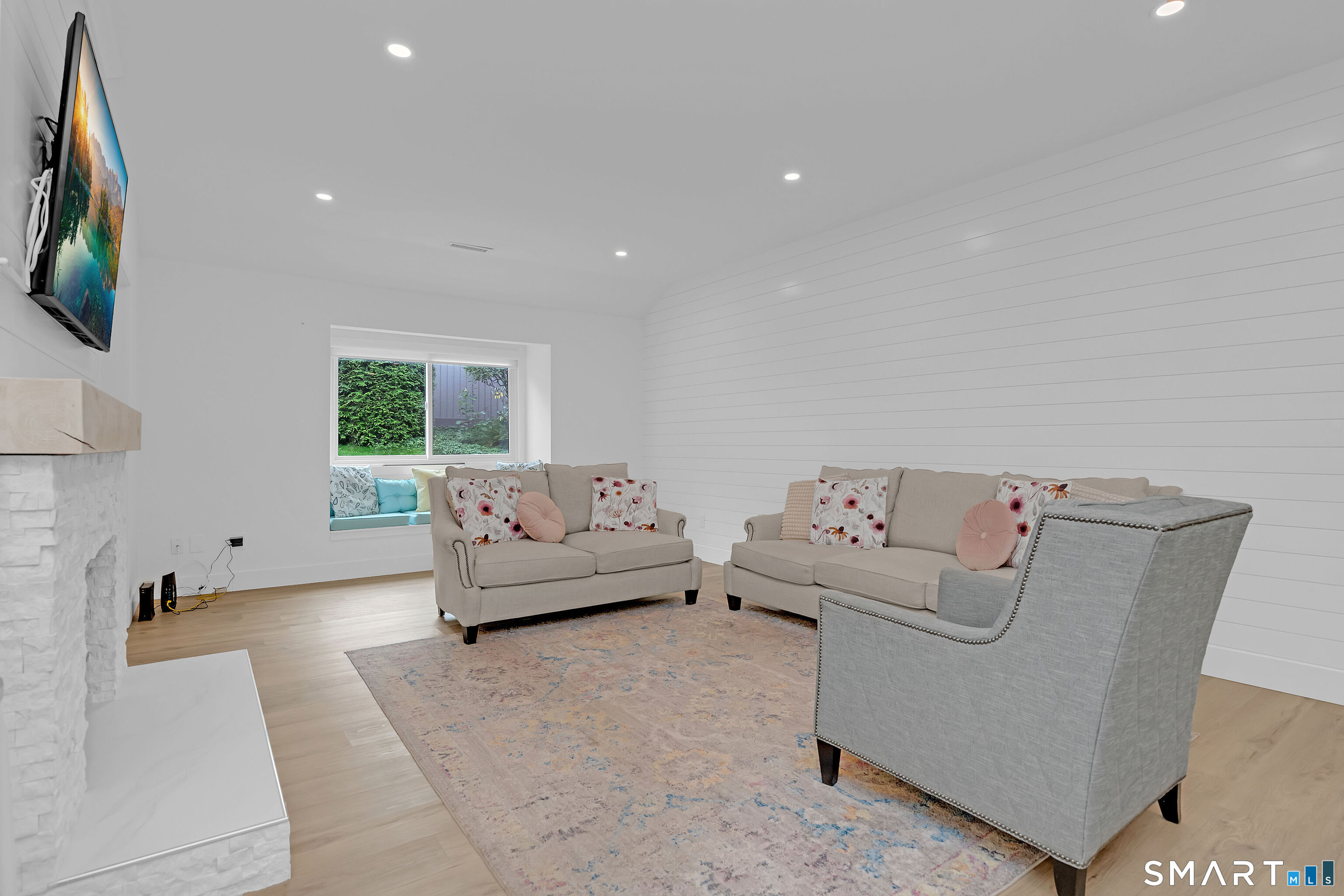886 Heritage Village Unit: B