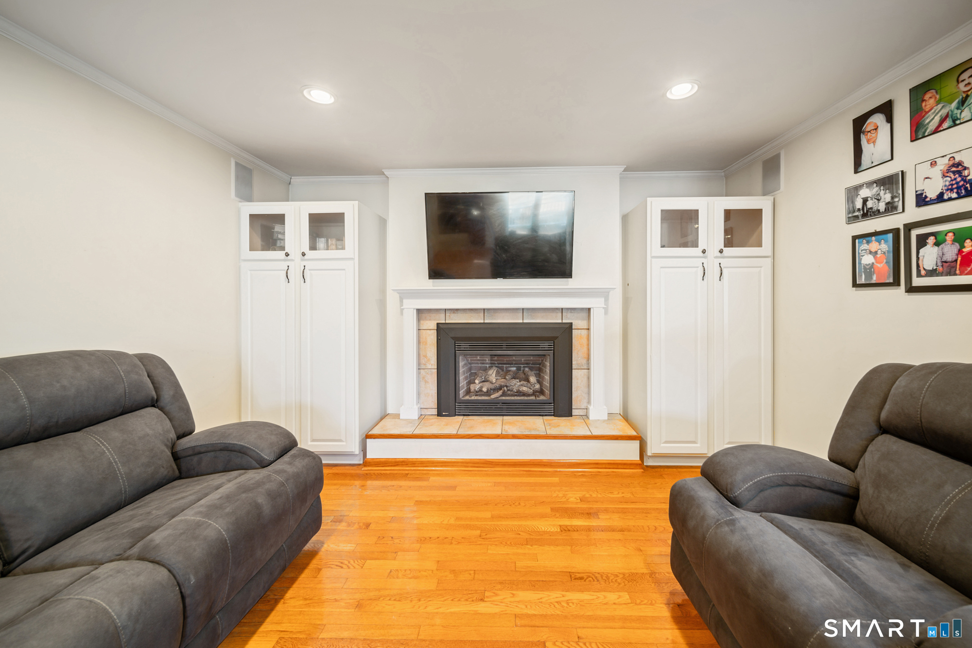 121 Bridgeview Place