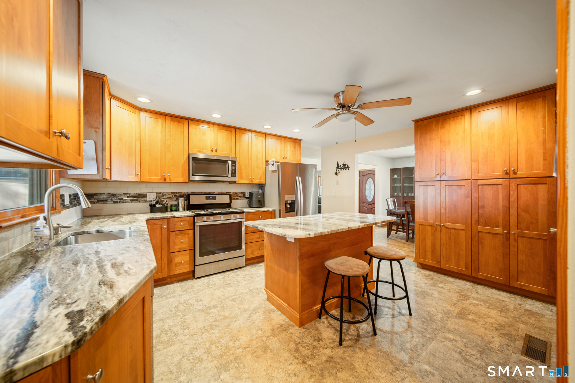 121 Bridgeview Place