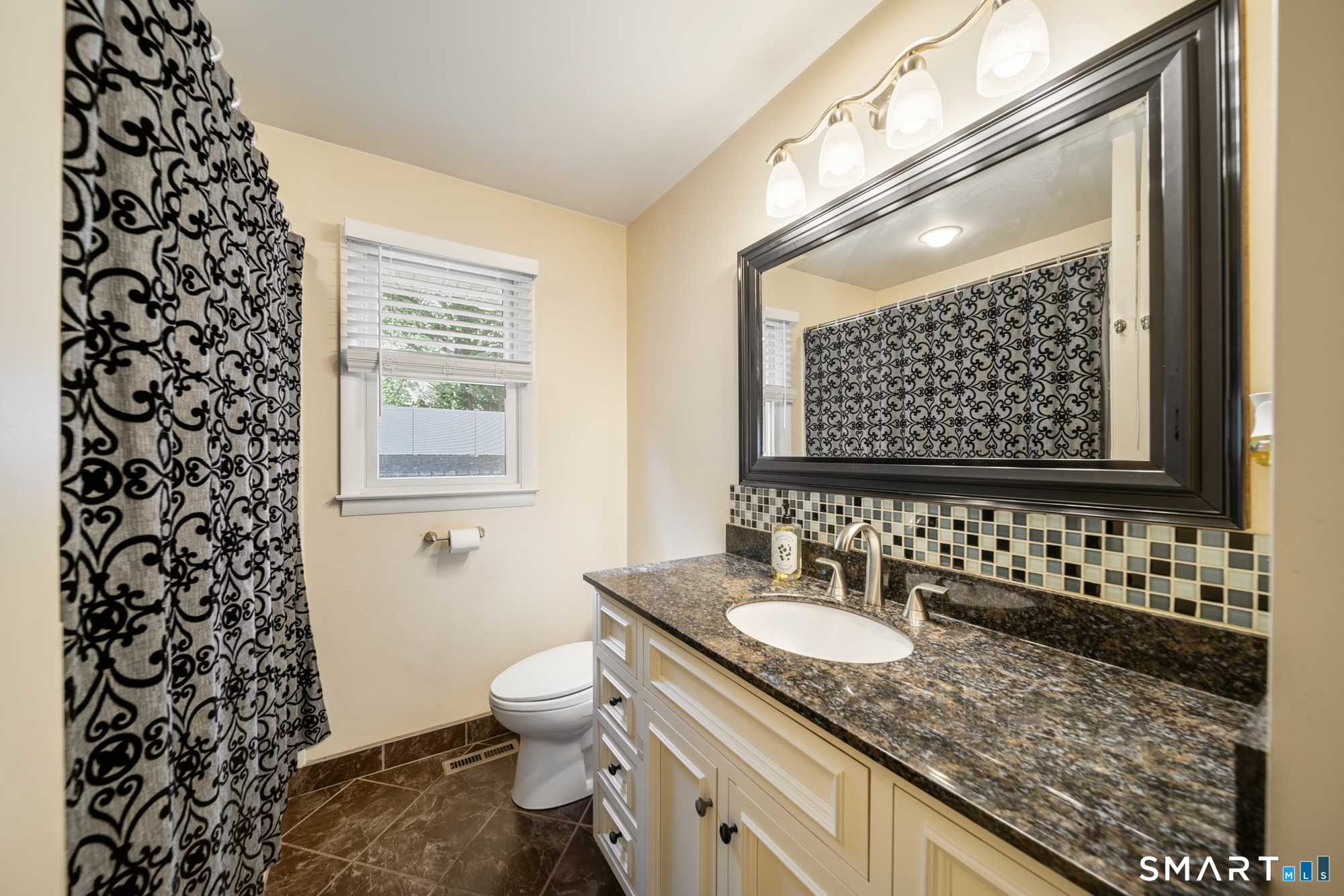 121 Bridgeview Place