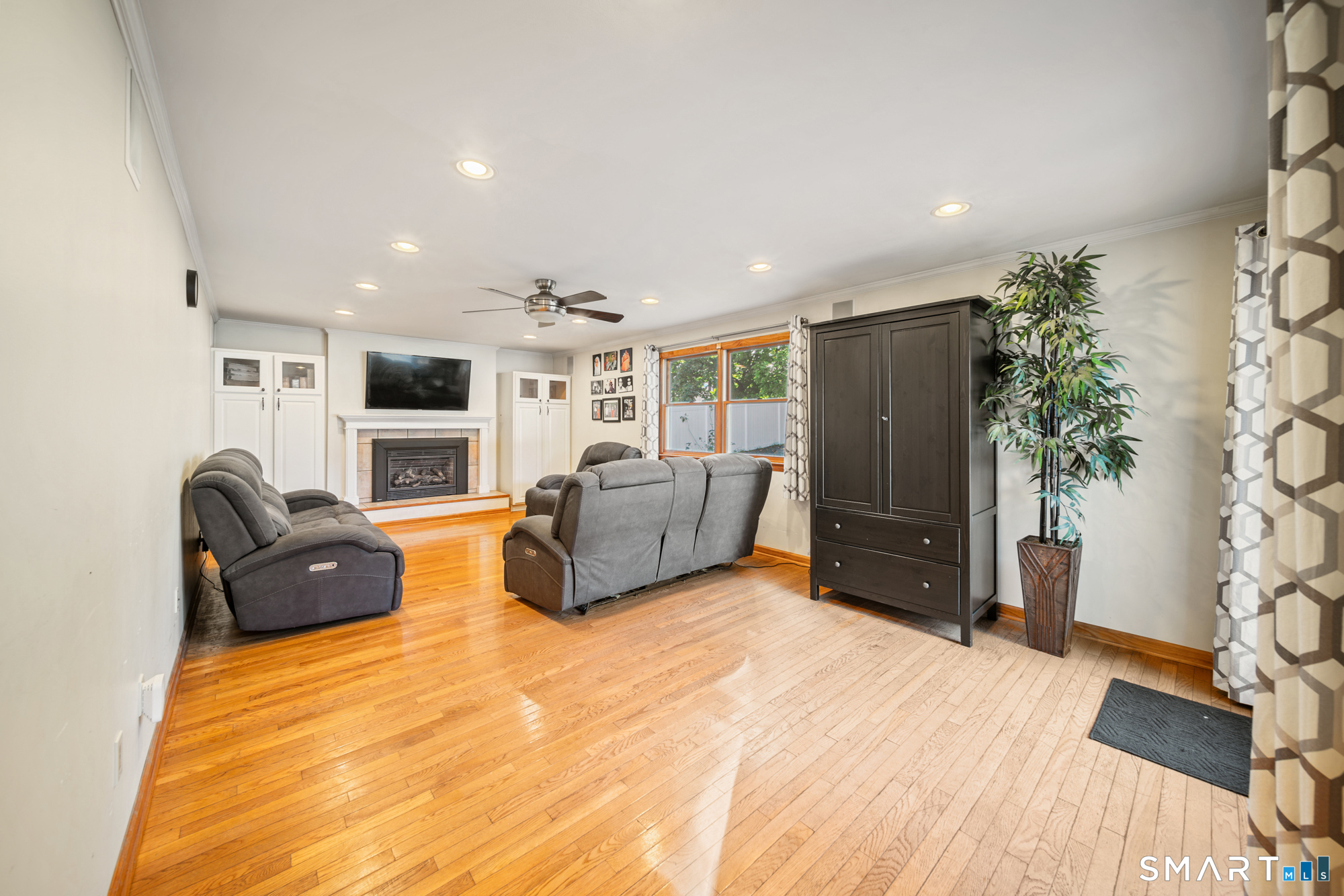 121 Bridgeview Place