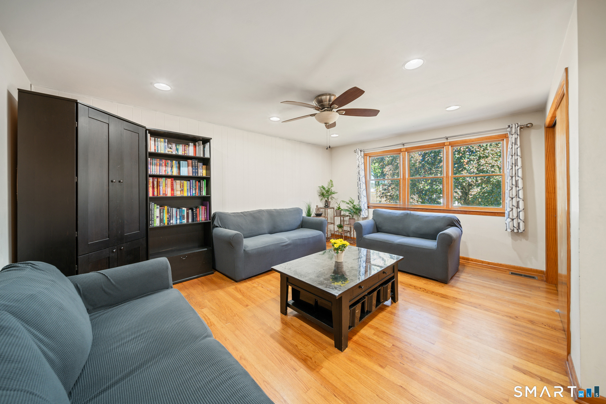 121 Bridgeview Place