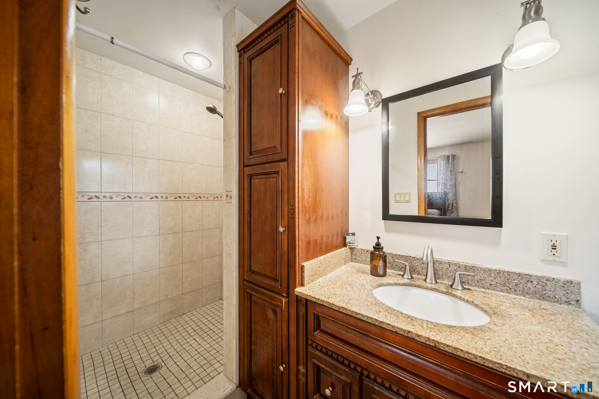 121 Bridgeview Place