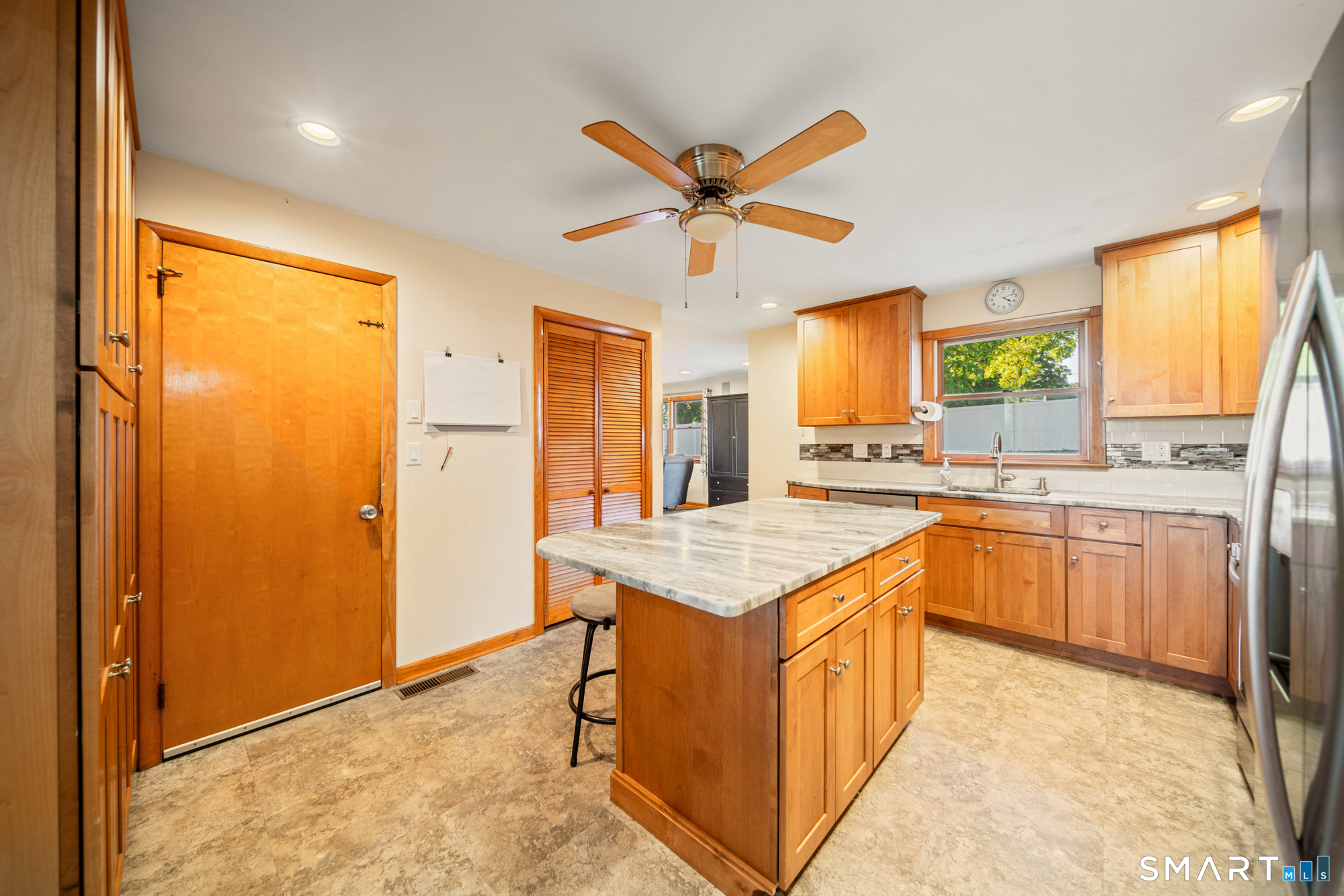121 Bridgeview Place