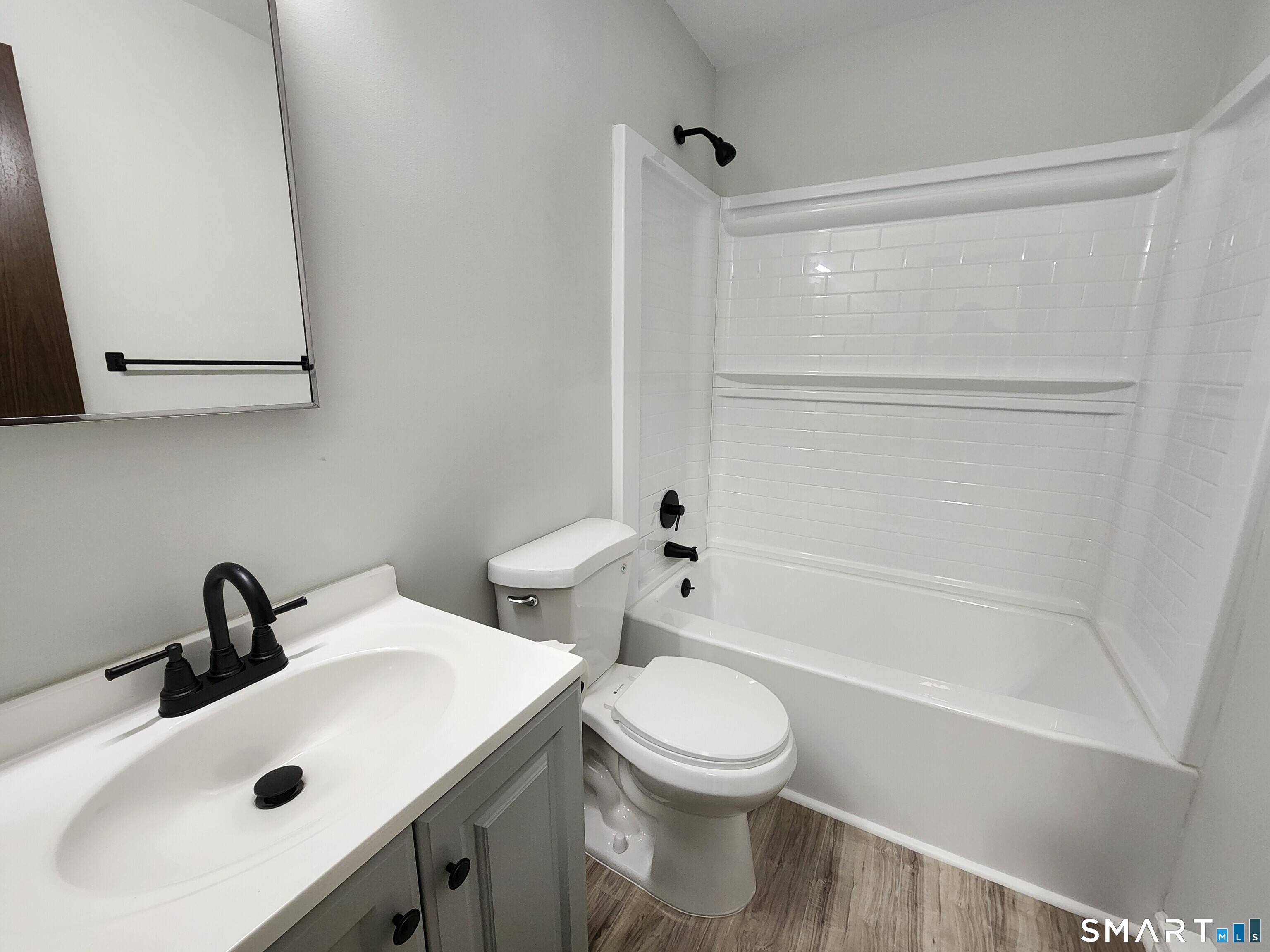 45 Columbus Place Unit: 17