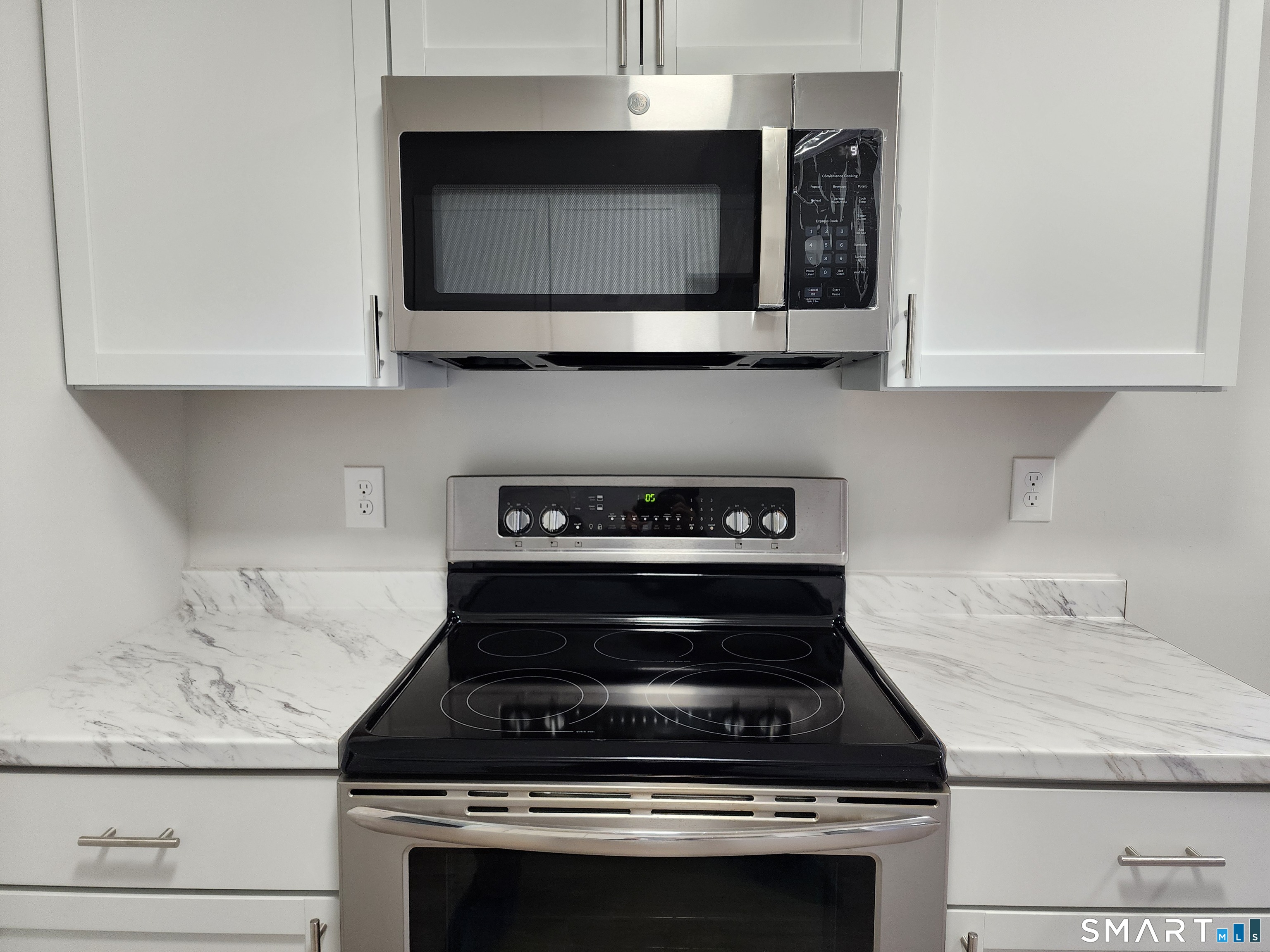 45 Columbus Place Unit: 17