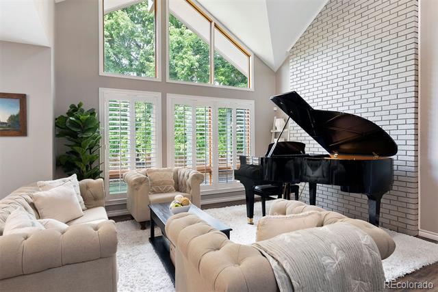 7703 S Grape Court