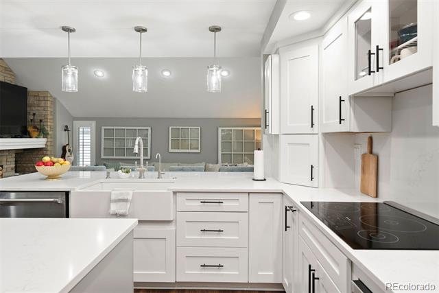 7703 S Grape Court