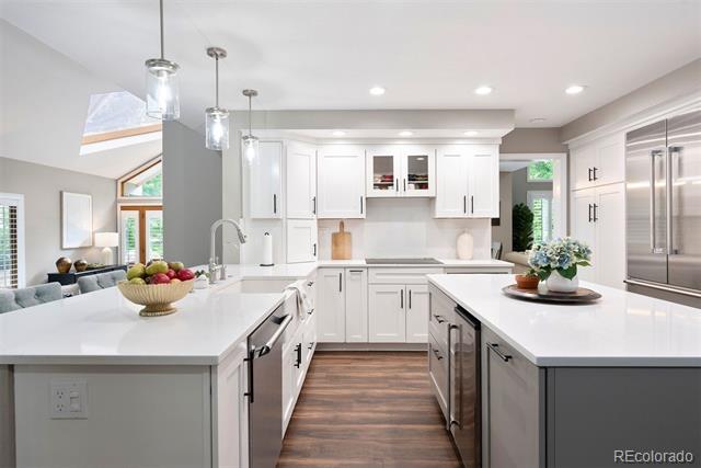 7703 S Grape Court