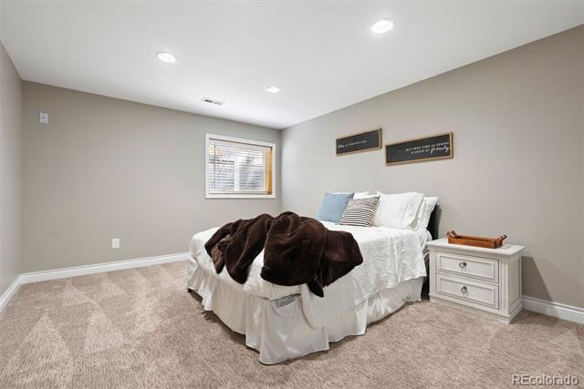 7703 S Grape Court