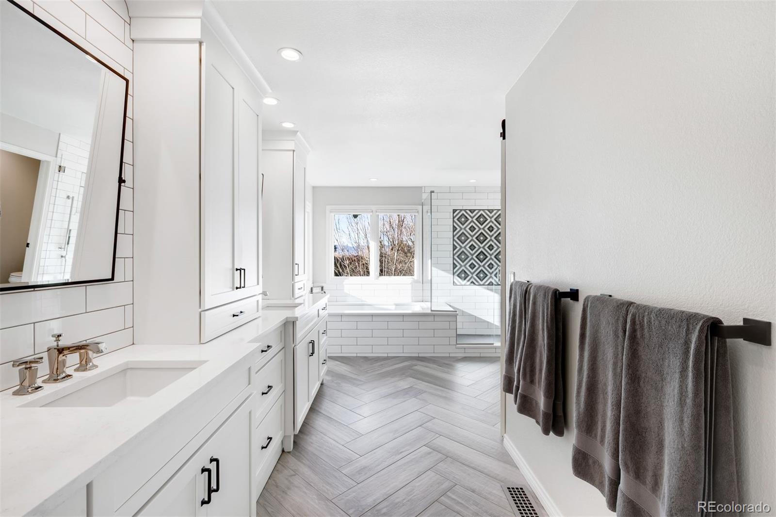 8027 S Fairfax Court