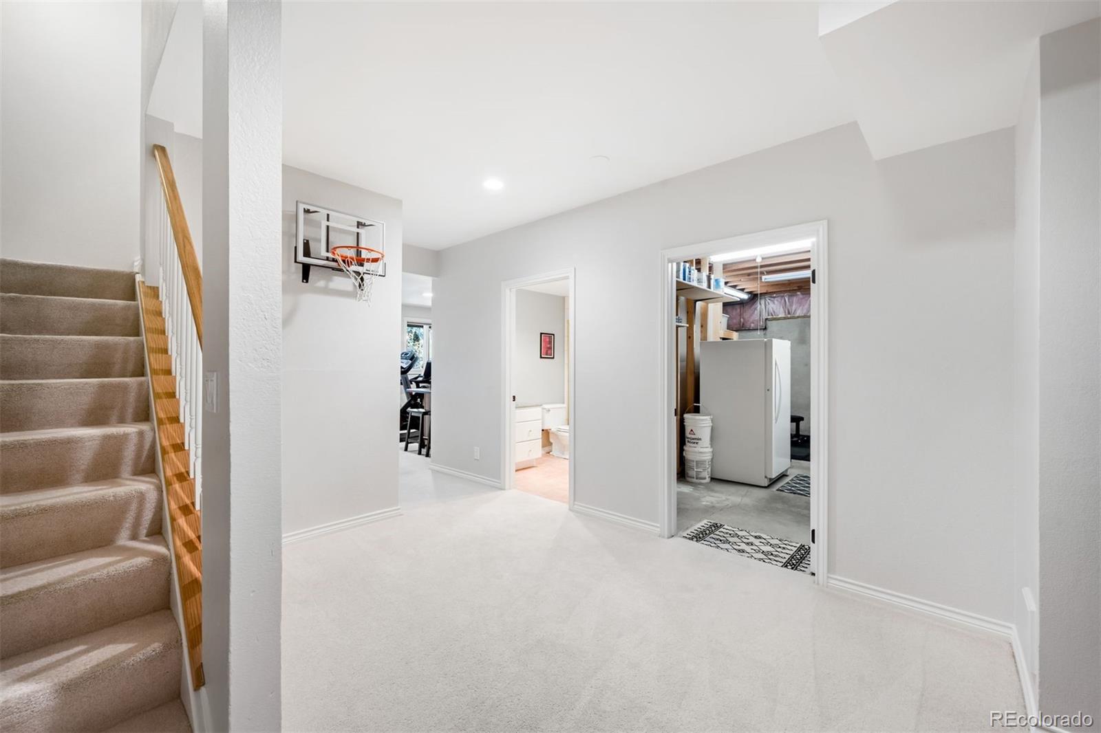 8027 S Fairfax Court