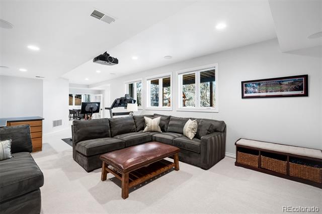 8027 S Fairfax Court