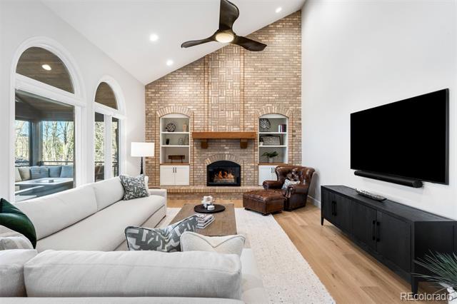8027 S Fairfax Court