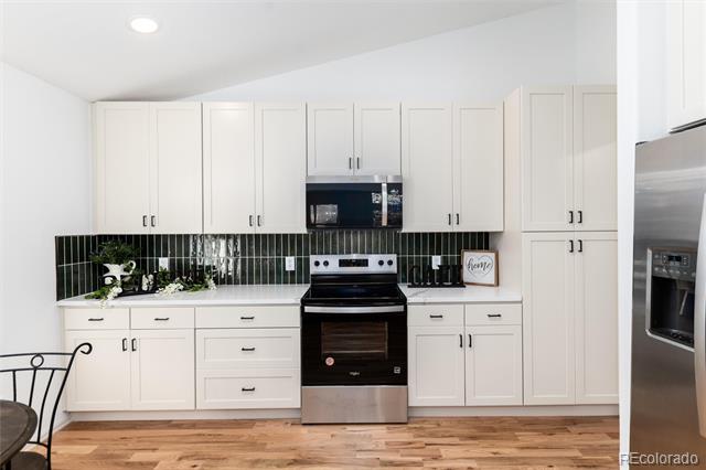 8896 Goosander Way