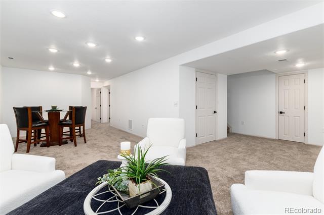 8896 Goosander Way