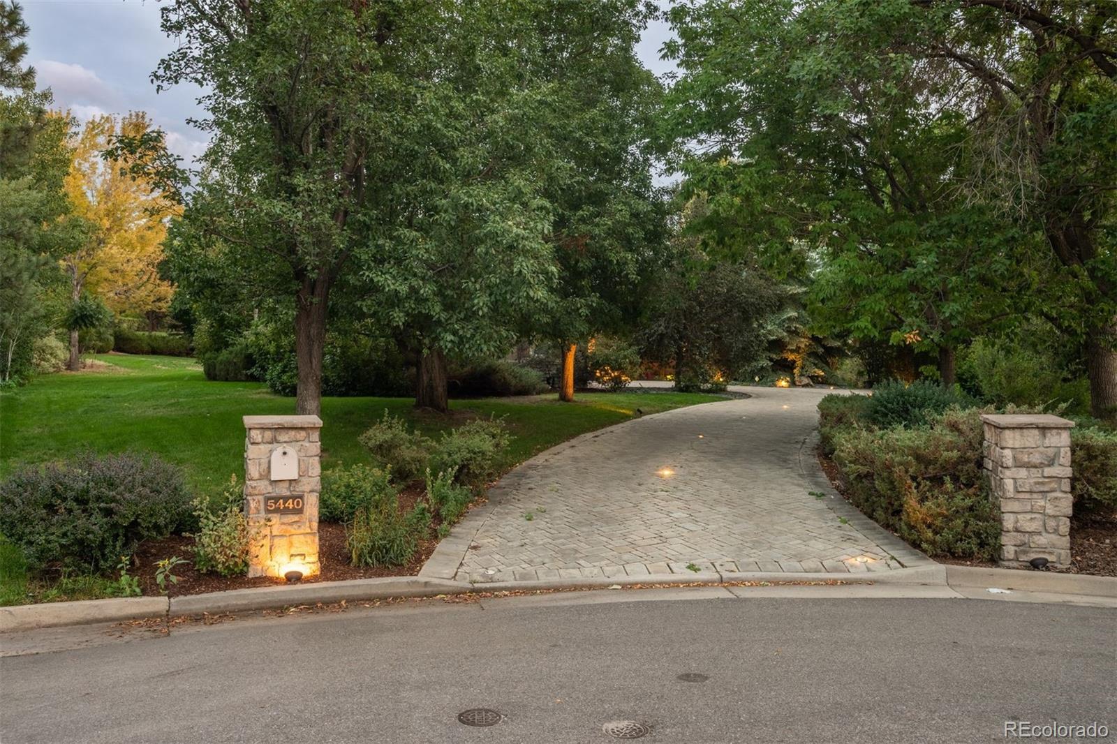 5440 S Grape Lane