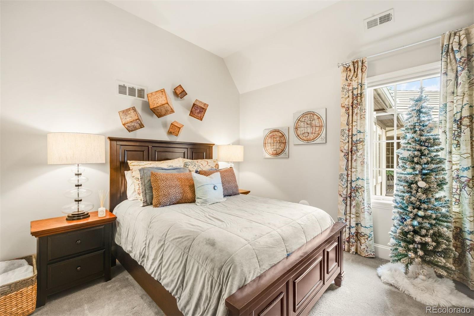 2198 Avenida Del Sol