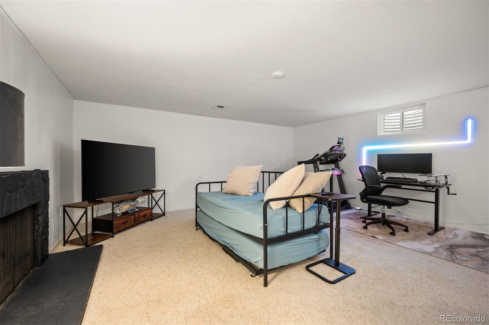 4367 E Maplewood Way