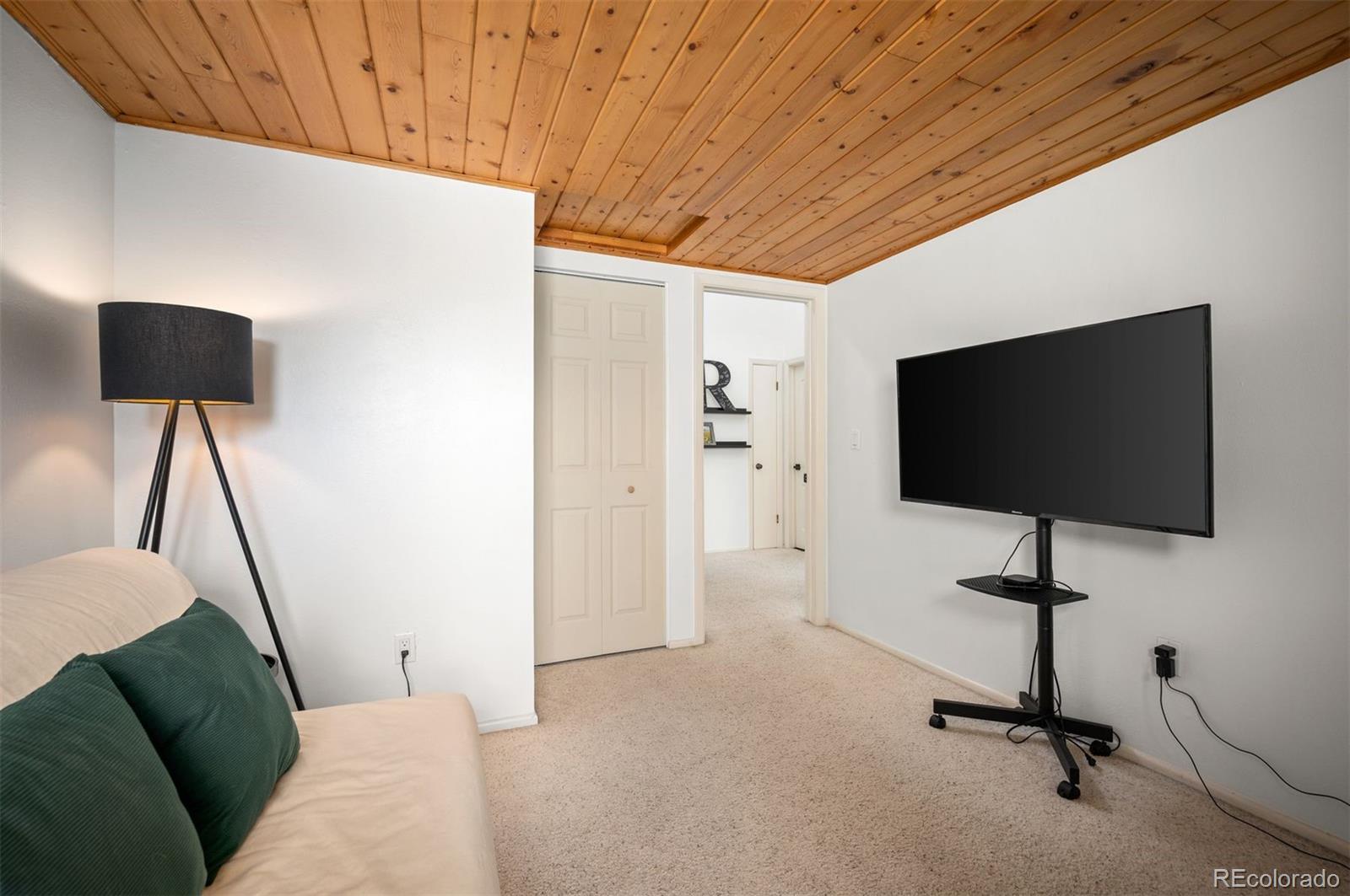 4367 E Maplewood Way