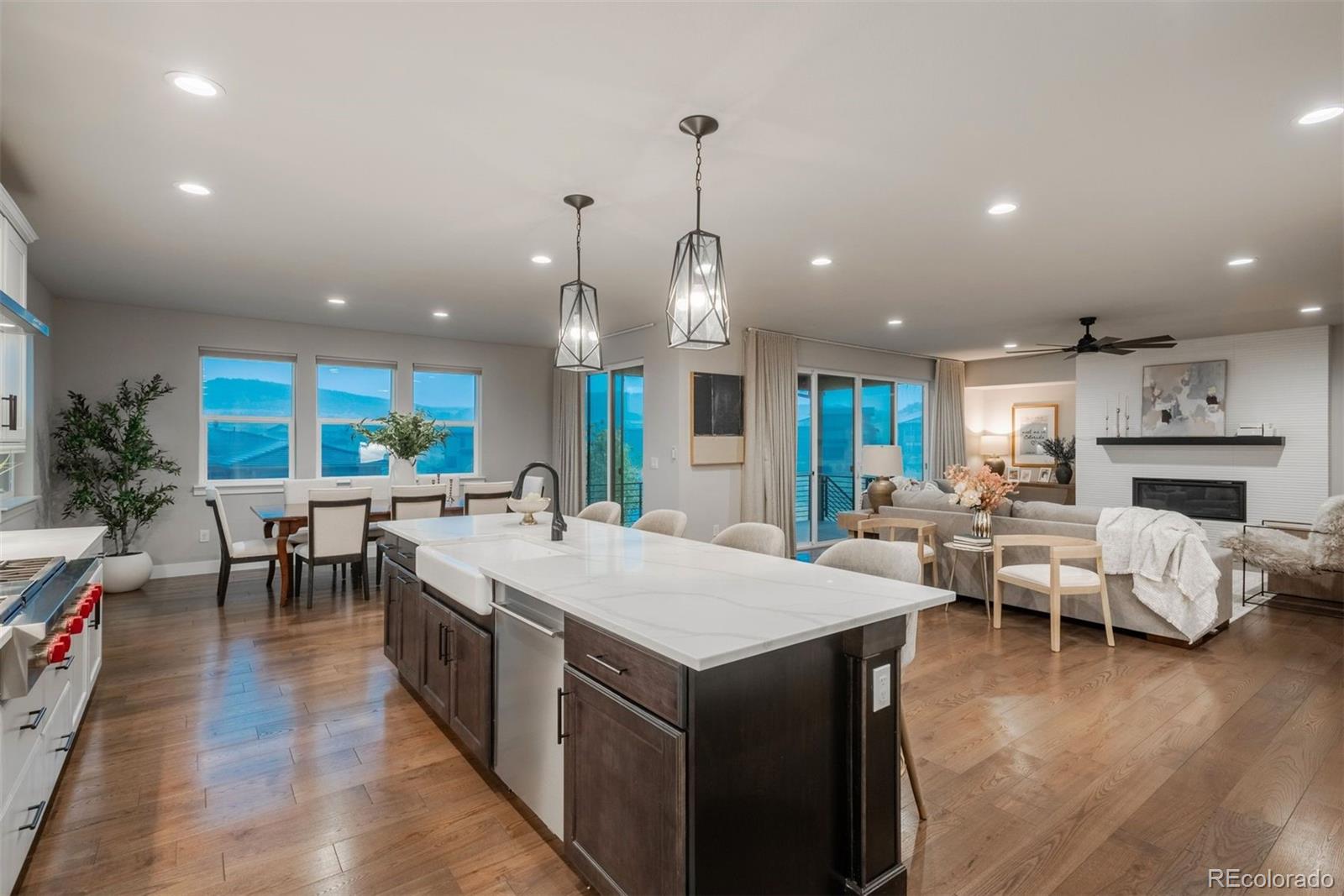 9398 Rockbluff Point