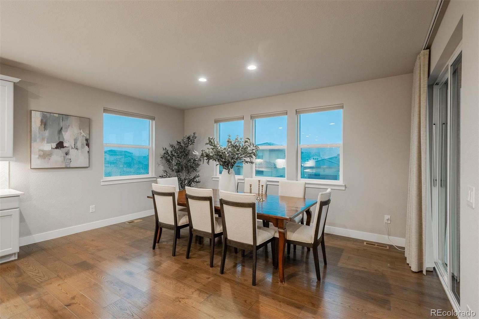 9398 Rockbluff Point