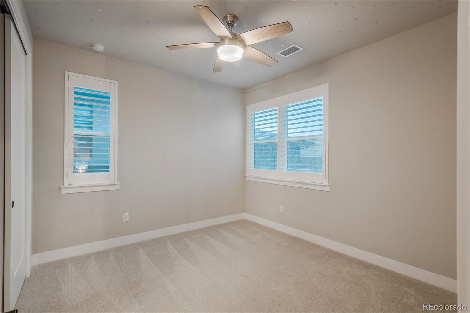 9398 Rockbluff Point