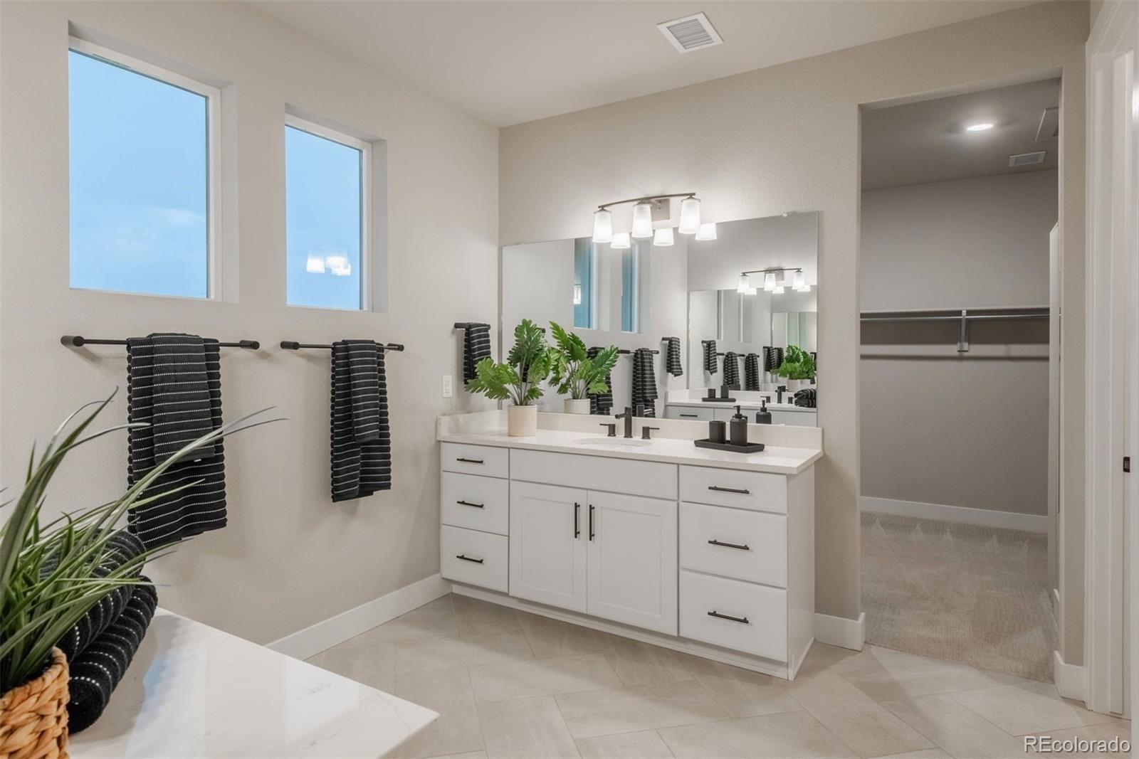 9398 Rockbluff Point