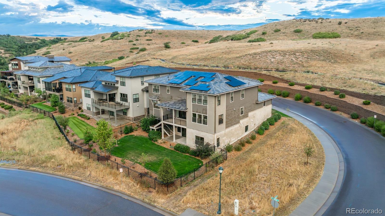 9398 Rockbluff Point