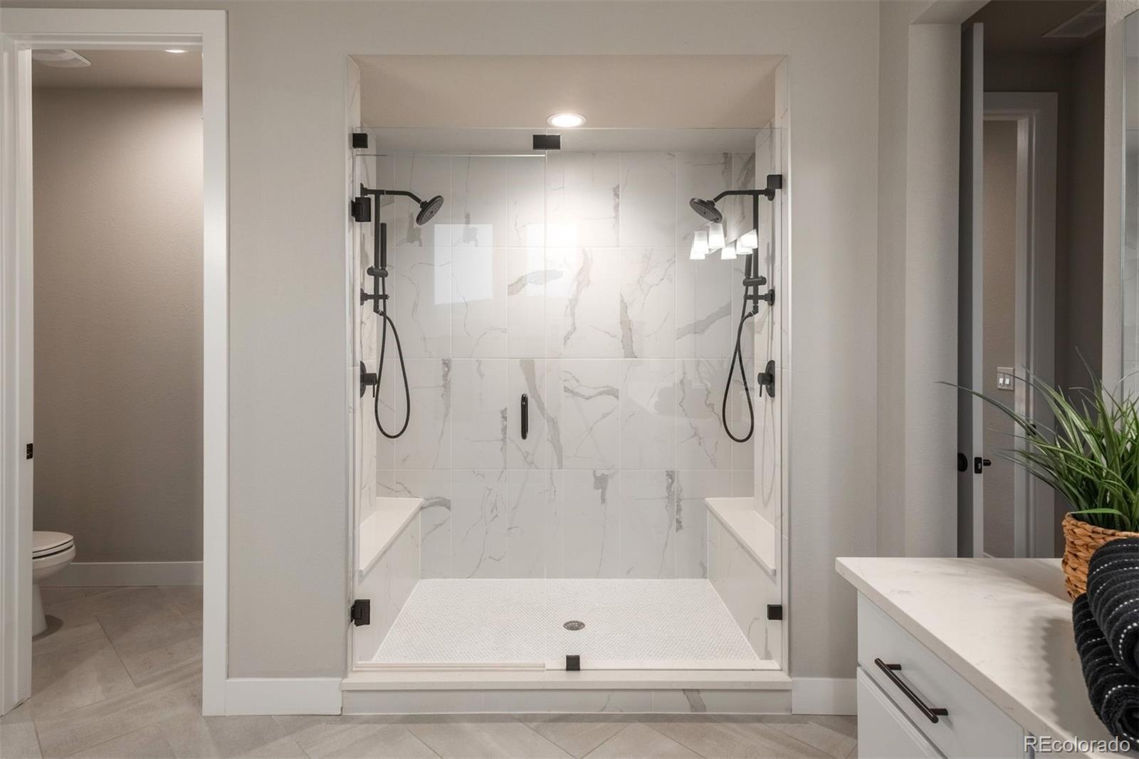 9398 Rockbluff Point