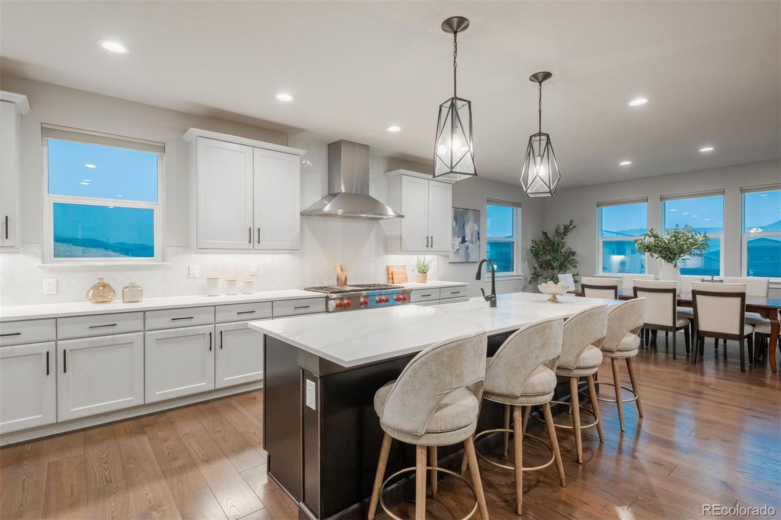 9398 Rockbluff Point