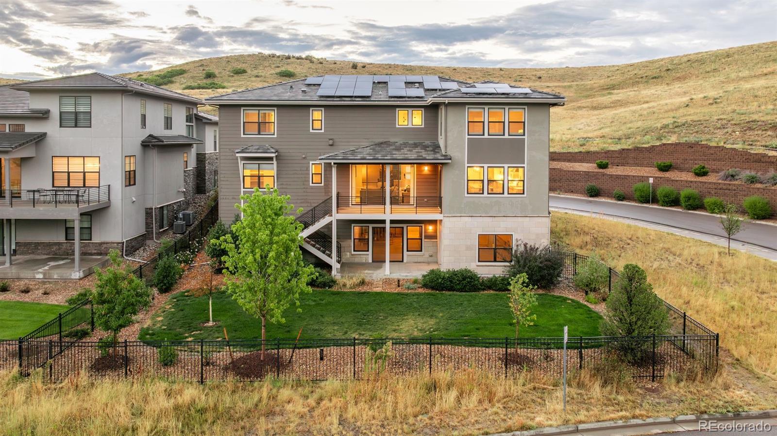 9398 Rockbluff Point