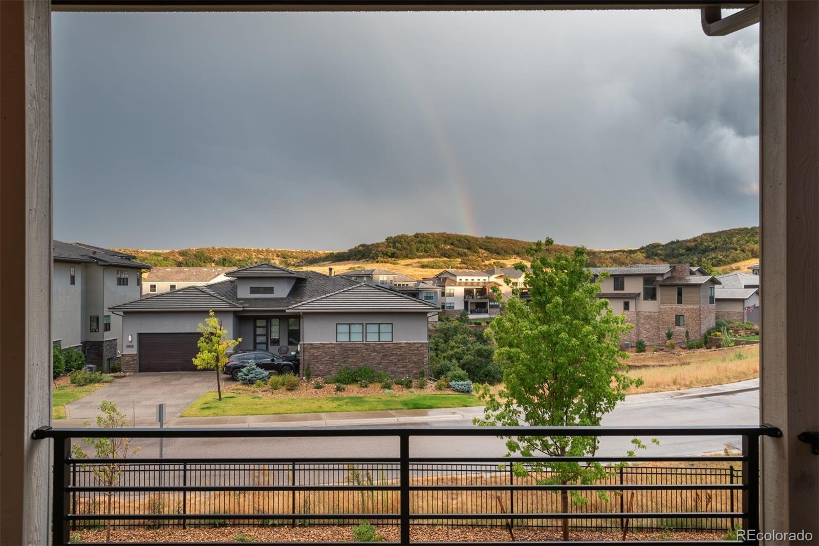 9398 Rockbluff Point