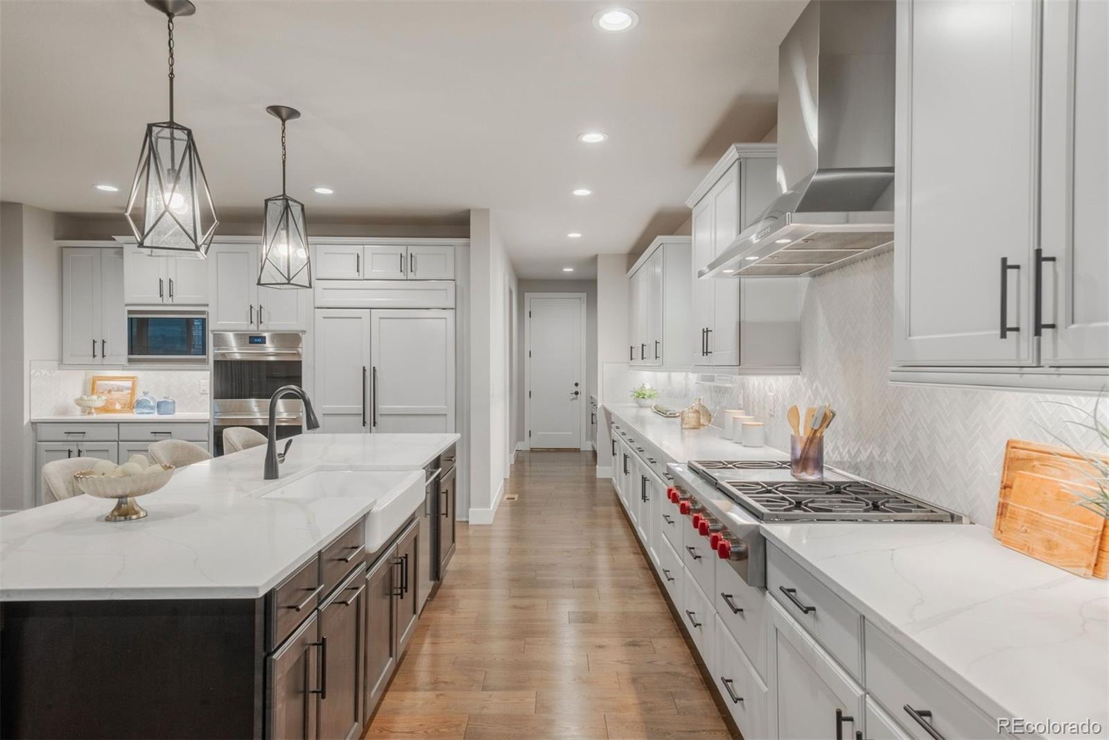 9398 Rockbluff Point