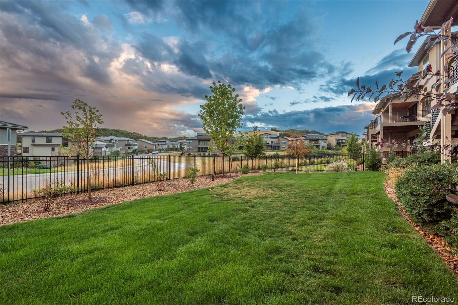 9398 Rockbluff Point