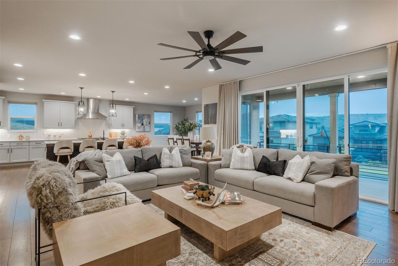 9398 Rockbluff Point