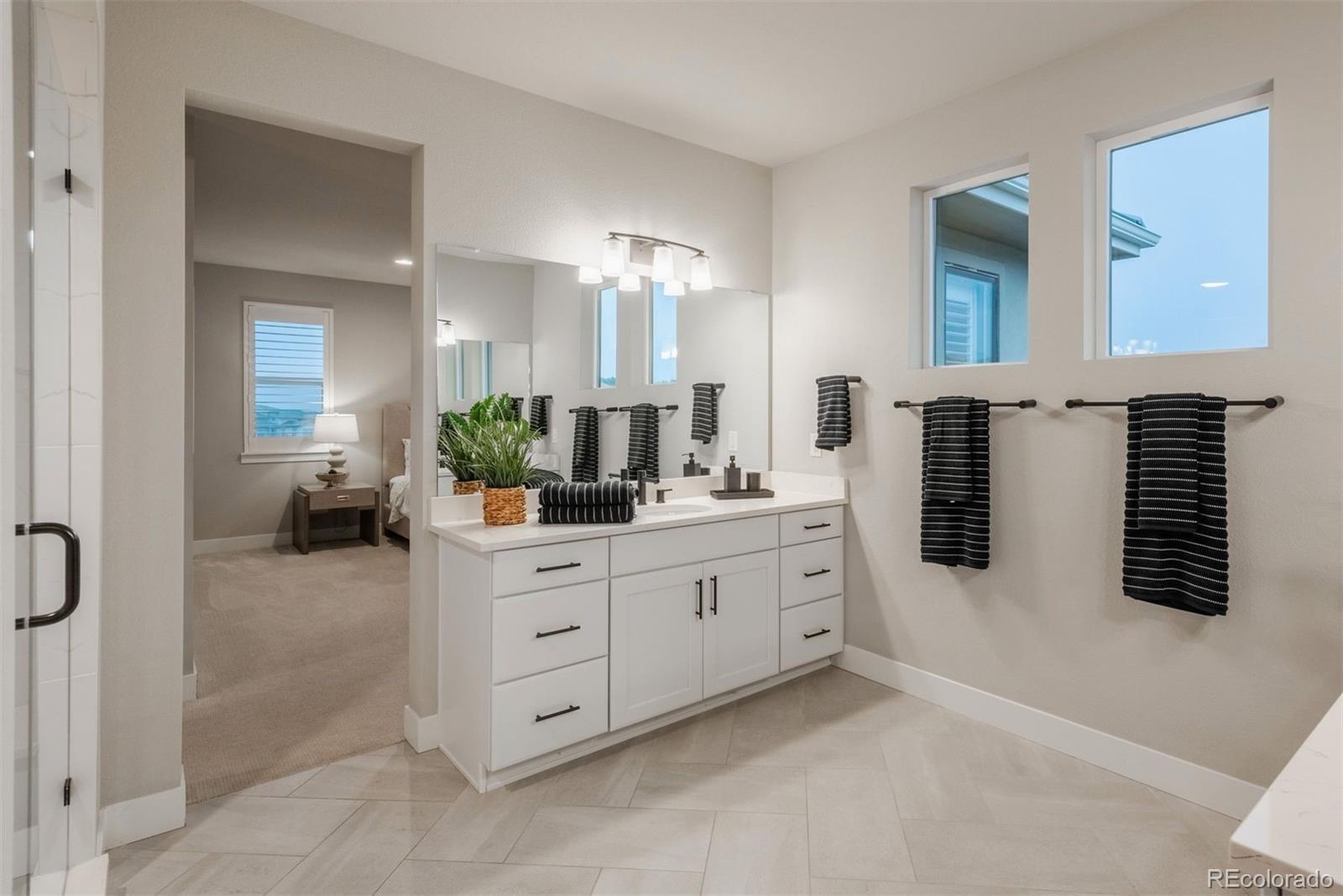 9398 Rockbluff Point