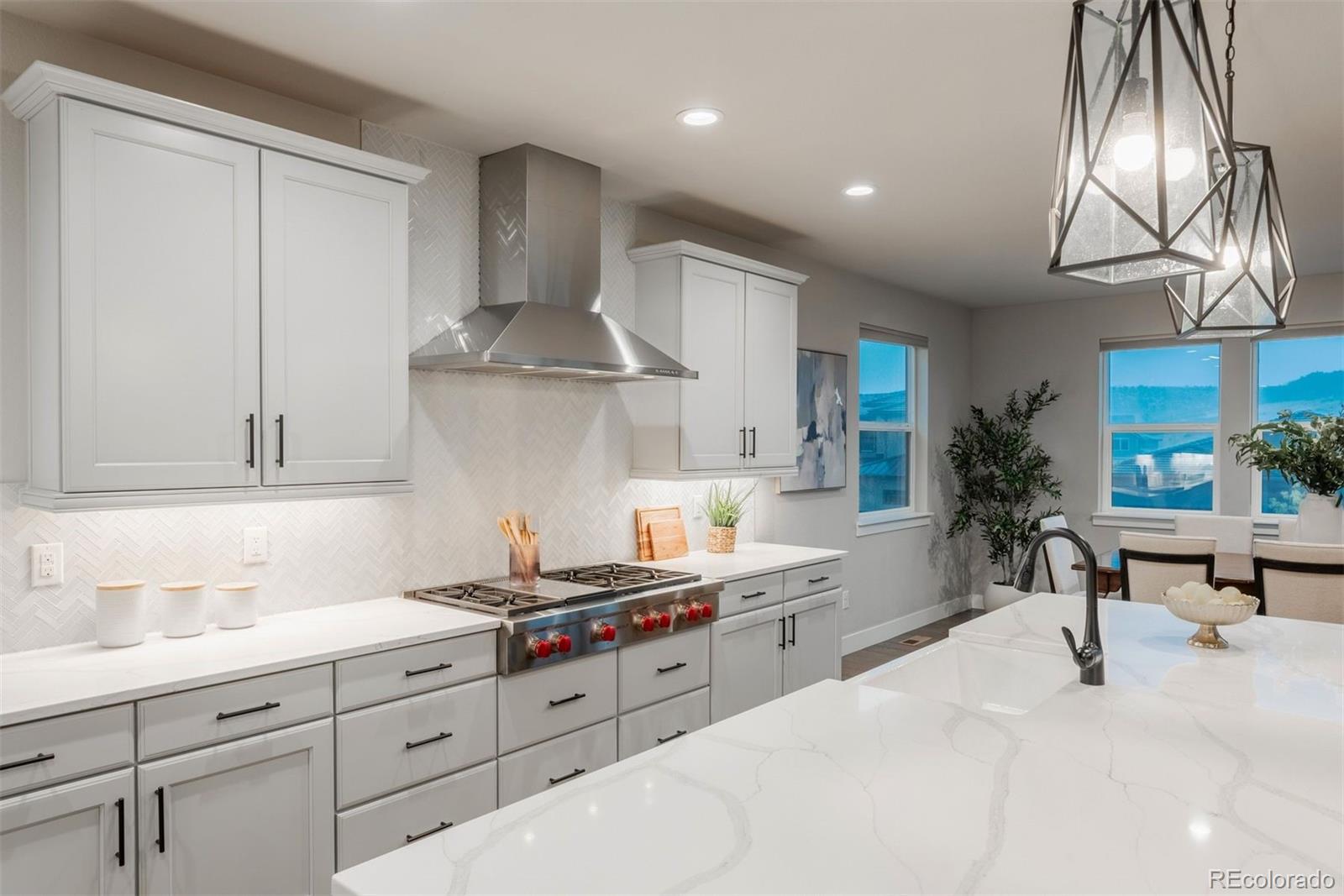 9398 Rockbluff Point