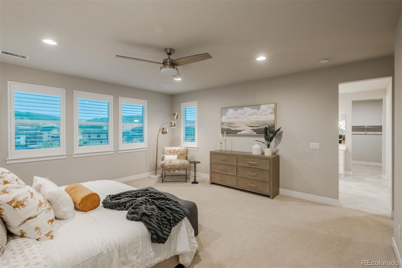 9398 Rockbluff Point